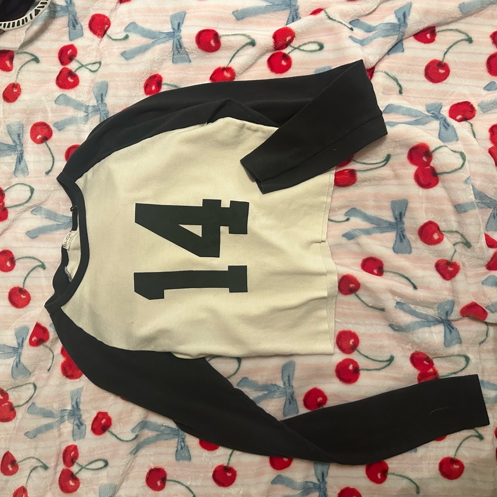 Brandy Melville Black and White Long Sleeve Tee